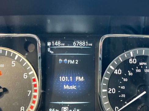 Used 2018 Nissan Titan SV w/ SV Convenience Package RWD image 27