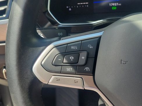 Used 2023 Volkswagen Jetta SE image 24