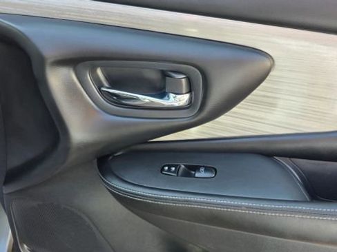 Used 2016 Nissan Murano S AWD/4WD image 38