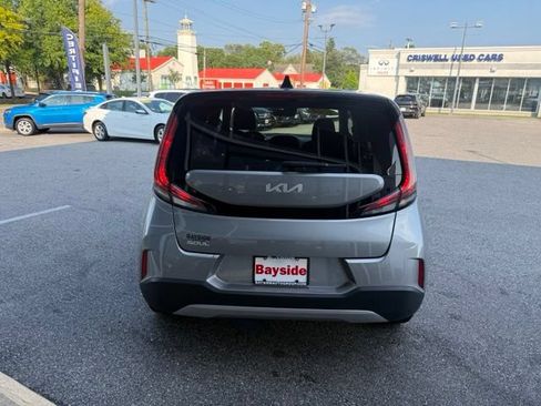 Used 2024 Kia Soul LX w/ Option Group 015 FWD image 18