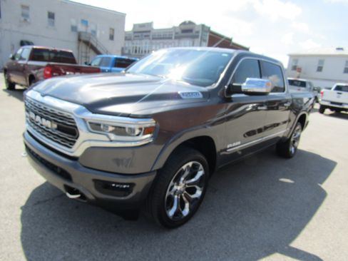 Used 2021 RAM 1500 Limited w/ Body Color Bumper Group AWD/4WD image 7