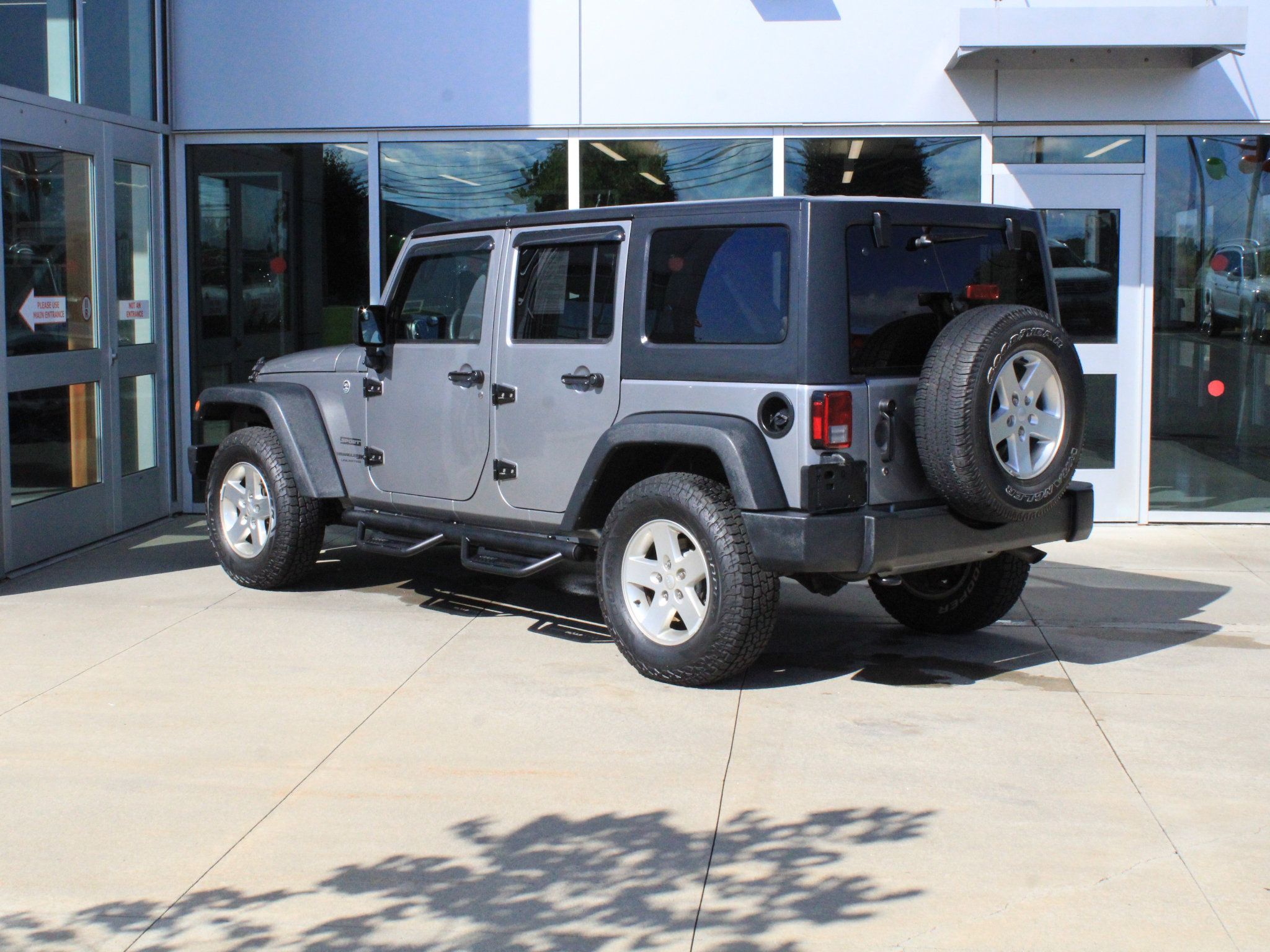 Used 2018 Jeep Wrangler Unlimited Sport S AWD/4WD image 8