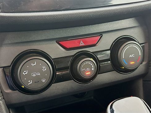 Used 2018 Subaru Crosstrek 2.0i Premium w/ Eyesight System image 15