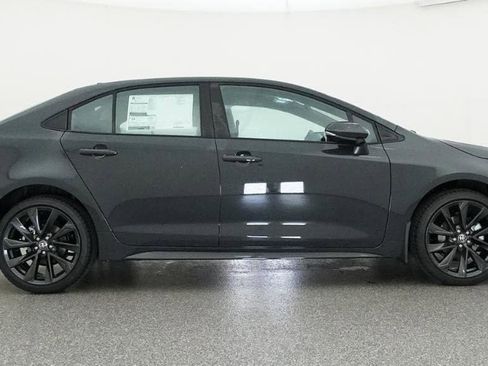 Used 2026 Toyota Corolla SE image 9