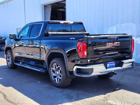 Used 2023 GMC Sierra 1500 SLT w/ SLT Premium Package AWD/4WD image 3
