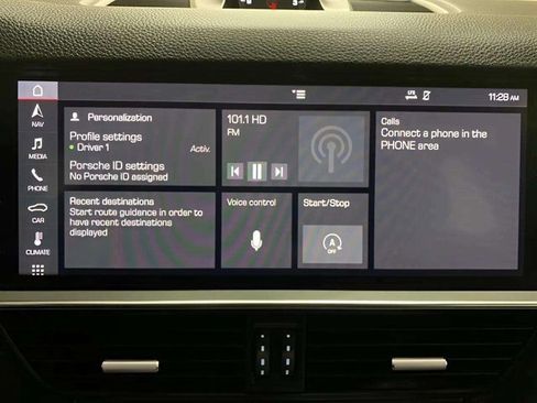 Used 2019 Porsche Cayenne w/ Premium Package image 43