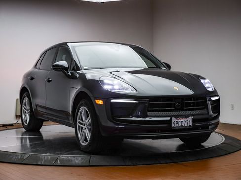Used 2025 Porsche Macan image 7