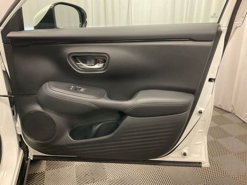 Used 2025 Honda HR-V EX-L image 30