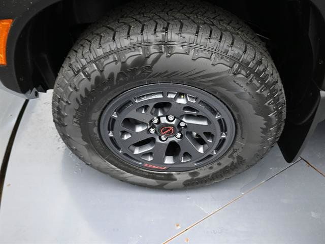 Used 2025 Nissan Frontier PRO-4X w/ Pro Convenience Package AWD/4WD image 18