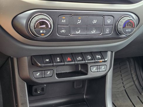 Used 2022 Chevrolet Colorado Z71 RWD image 22