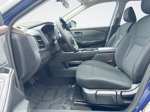 Used 2023 Nissan Rogue S AWD/4WD image 11