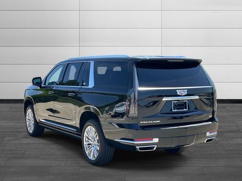 New 2026 Cadillac Escalade ESV Luxury AWD/4WD image 3