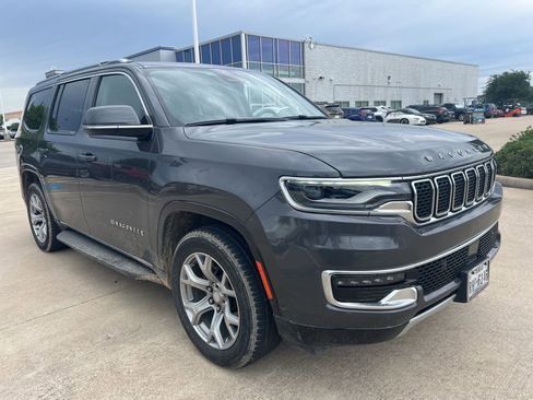 Used 2022 Jeep Wagoneer Series II RWD image 2