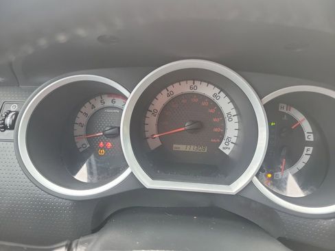 Used 2015 Toyota Tacoma PreRunner image 30