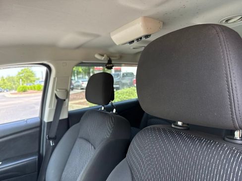 Used 2018 Dodge Journey SXT w/ Connectivity Group FWD image 8
