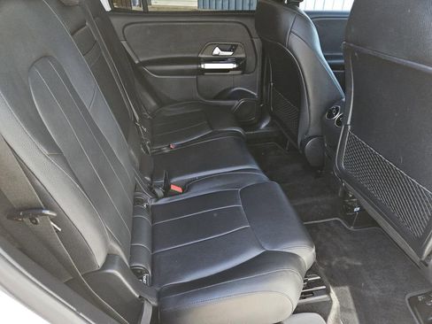 Used 2022 Mercedes-Benz GLB 250 250 4MATIC image 28