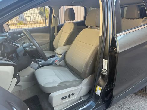 Used 2015 Ford Escape SE w/ Equipment Group 201A image 9