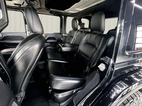 Used 2021 Jeep Wrangler Unlimited Rubicon 4xe w/ Dual Top Group AWD/4WD image 21