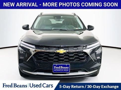 Used 2025 Chevrolet Trax LT w/ Driver Confidence Package FWD image 2