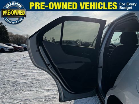 Used 2022 Chevrolet Equinox LT w/ Driver Convenience Package image 31