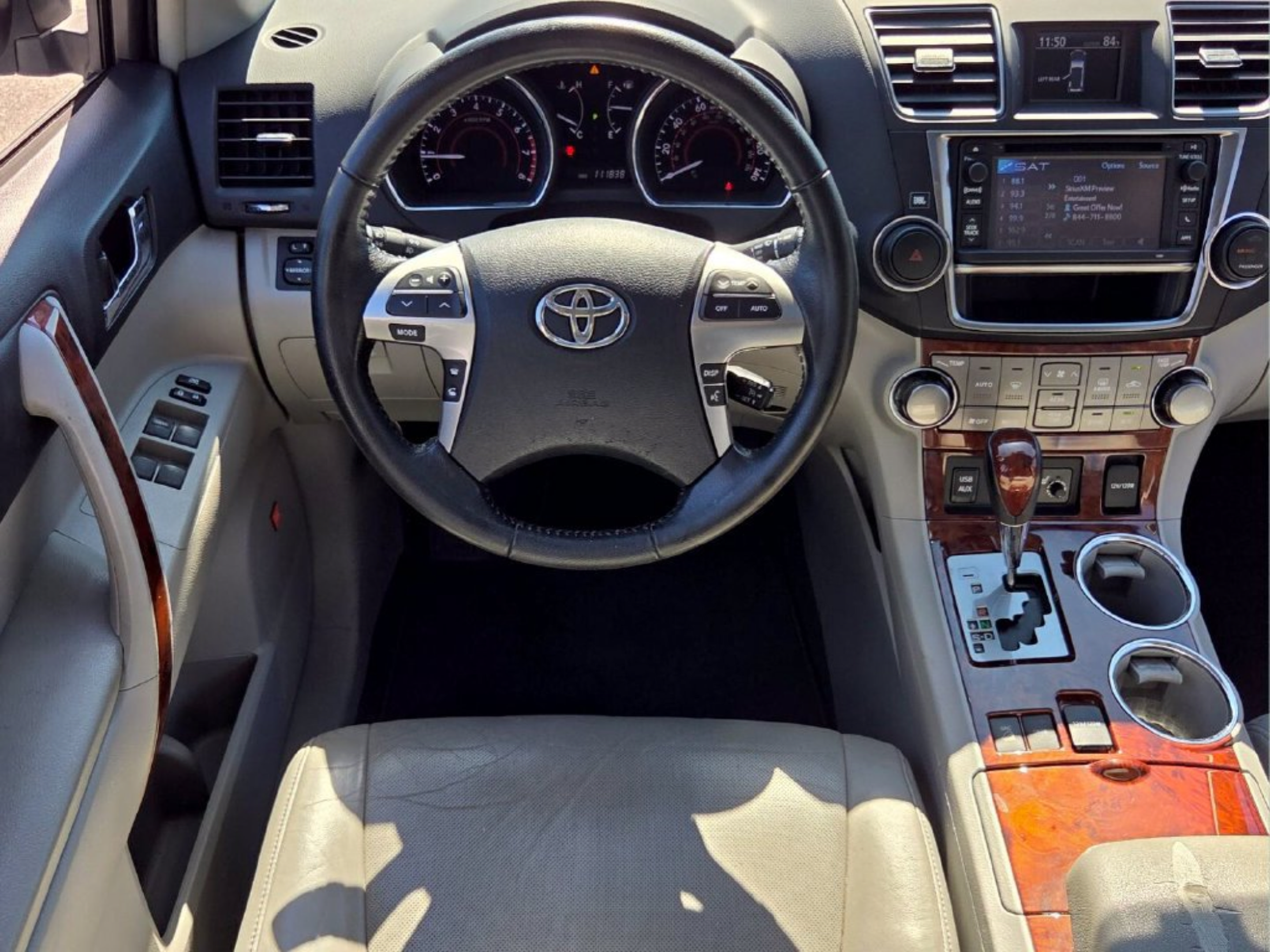 Used 2013 Toyota Highlander Limited AWD/4WD image 12