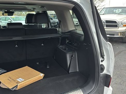 Used 2025 Hyundai Santa Fe Limited image 35