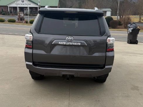 Used 2015 Toyota 4Runner SR5 image 5