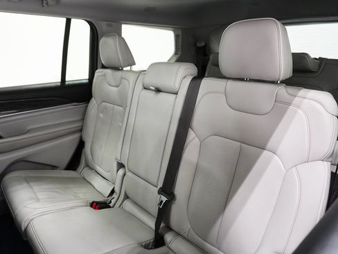 Certified 2022 Jeep Grand Cherokee L Overland w/ MOPAR Finishing Package image 18