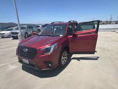 Certified 2023 Subaru Forester Premium AWD/4WD image 13