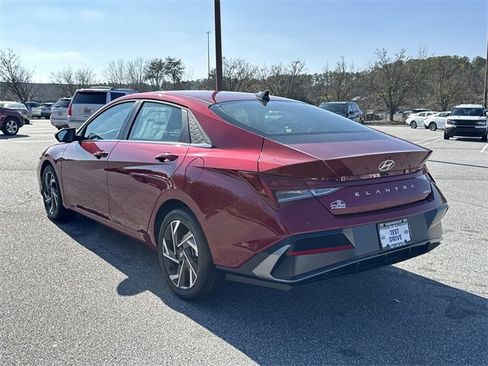 New 2025 Hyundai Elantra Limited image 5