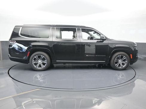 Used 2024 Jeep Grand Wagoneer L 4WD image 7