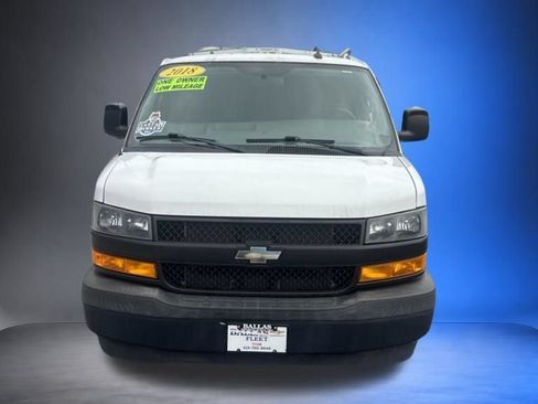 Used 2018 Chevrolet Express 3500 Extended w/ Driver Convenience Package RWD image 2