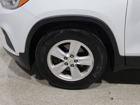 Used 2017 Chevrolet Trax LT w/ LT Convenience Package FWD image 7