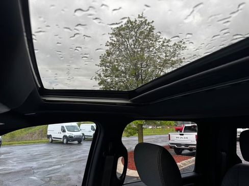 Used 2021 RAM 1500 Classic Warlock AWD/4WD image 37
