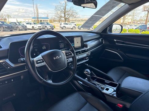 Used 2023 Kia Telluride S image 11