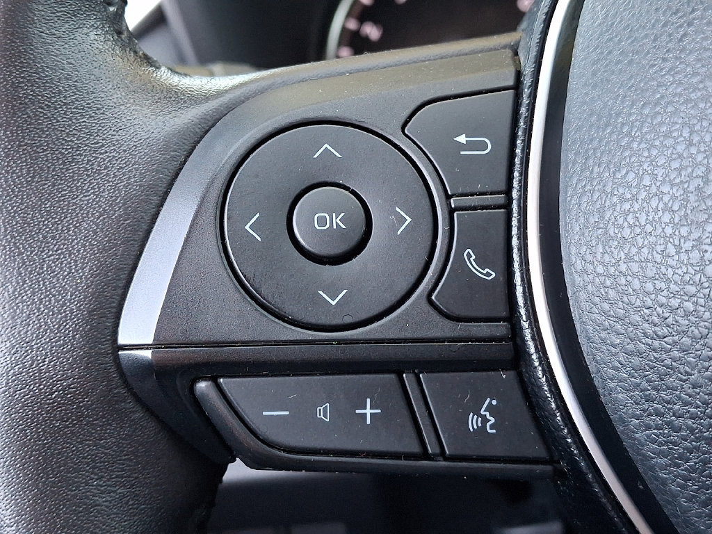 Used 2021 Toyota RAV4 XLE w/ Convenience Package AWD/4WD image 23
