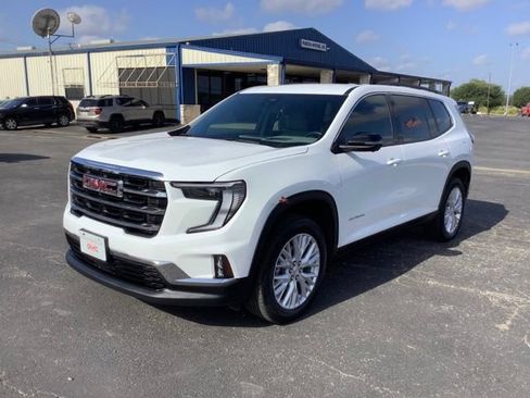 Certified 2026 GMC Acadia Elevation w/ Elevation Premium Package AWD/4WD image 1