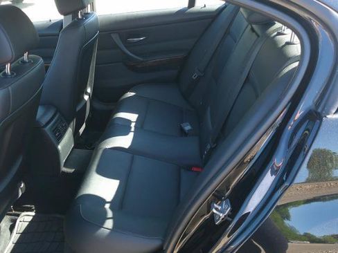 Used 2011 BMW 328i xDrive Sedan AWD/4WD image 9