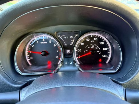 Used 2015 Nissan Versa SV image 16