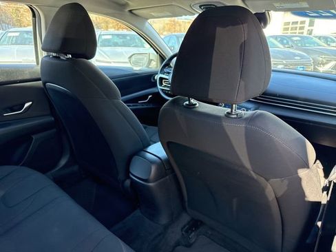 Used 2022 Hyundai Elantra SEL w/ Preferred Accessory Package image 22