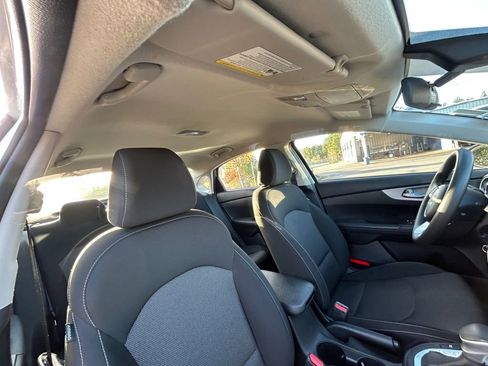 Used 2023 Kia Forte LXS image 27
