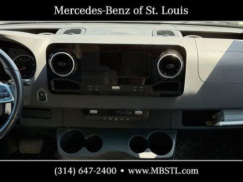Used 2020 Mercedes-Benz Sprinter 3500 image 15