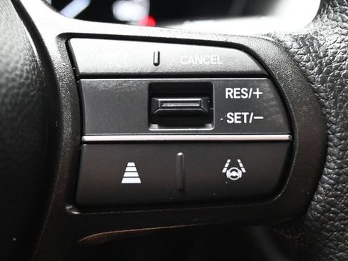 Used 2025 Honda HR-V LX image 18