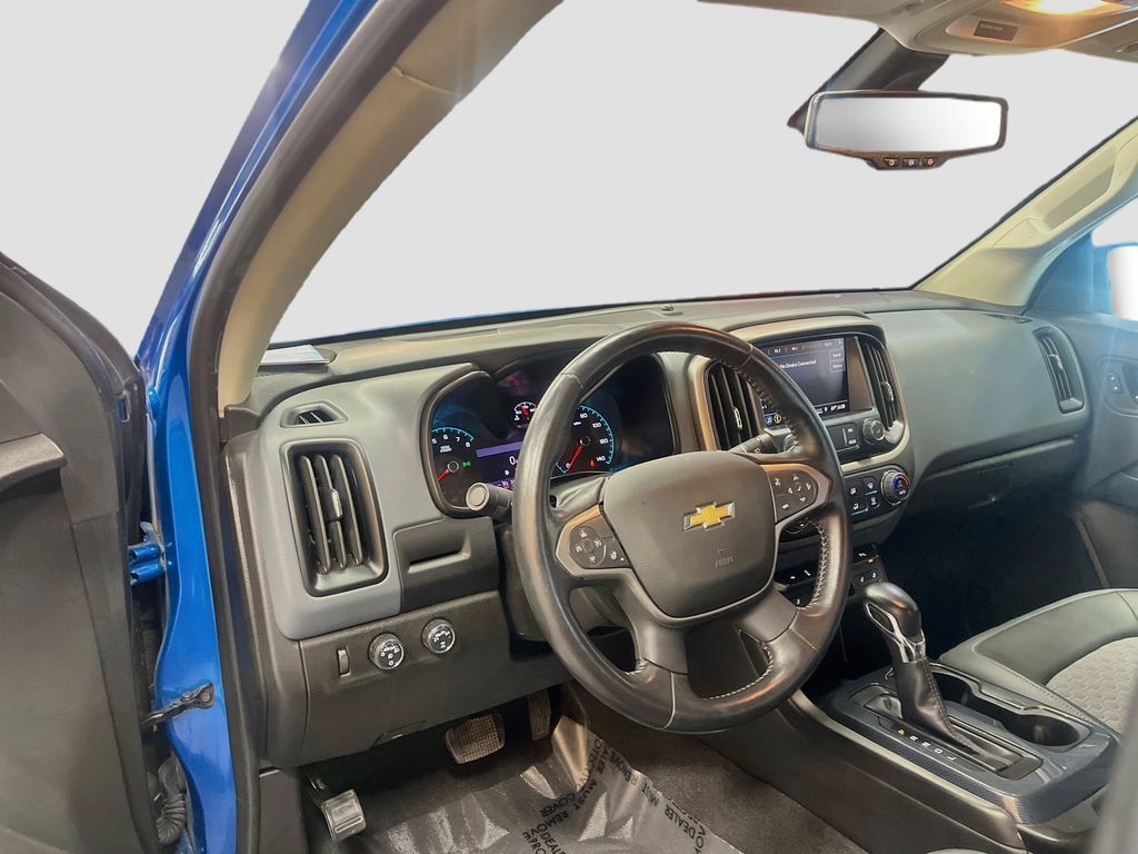 Used 2022 Chevrolet Colorado Z71 AWD/4WD image 9
