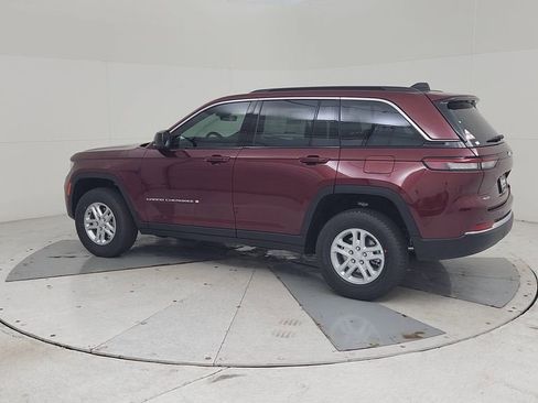 New 2025 Jeep Grand Cherokee Laredo image 10