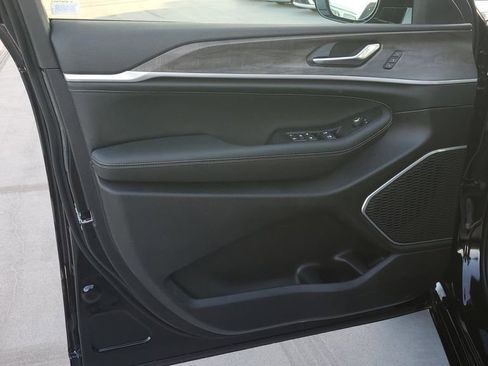 New 2026 Jeep Grand Cherokee L Limited image 23