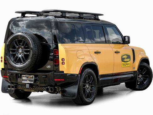 Used 2022 Land Rover Defender 110 X-Dynamic SE AWD/4WD image 8
