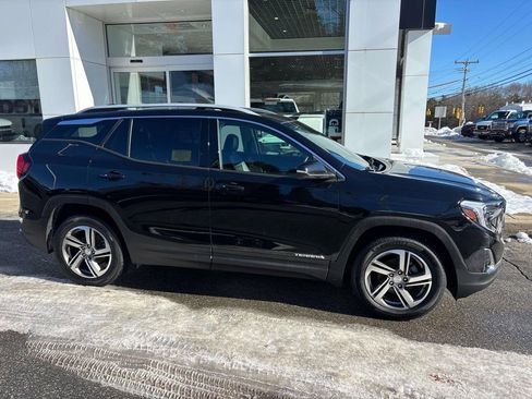 Used 2021 GMC Terrain SLT w/ Infotainment Package II image 2