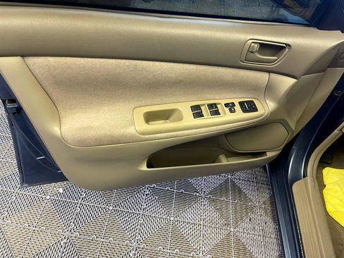 Used 2002 Toyota Camry LE image 24