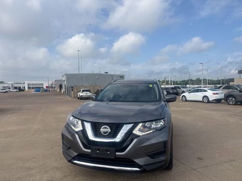 Used 2020 Nissan Rogue S w/ Special Edition Package image 6